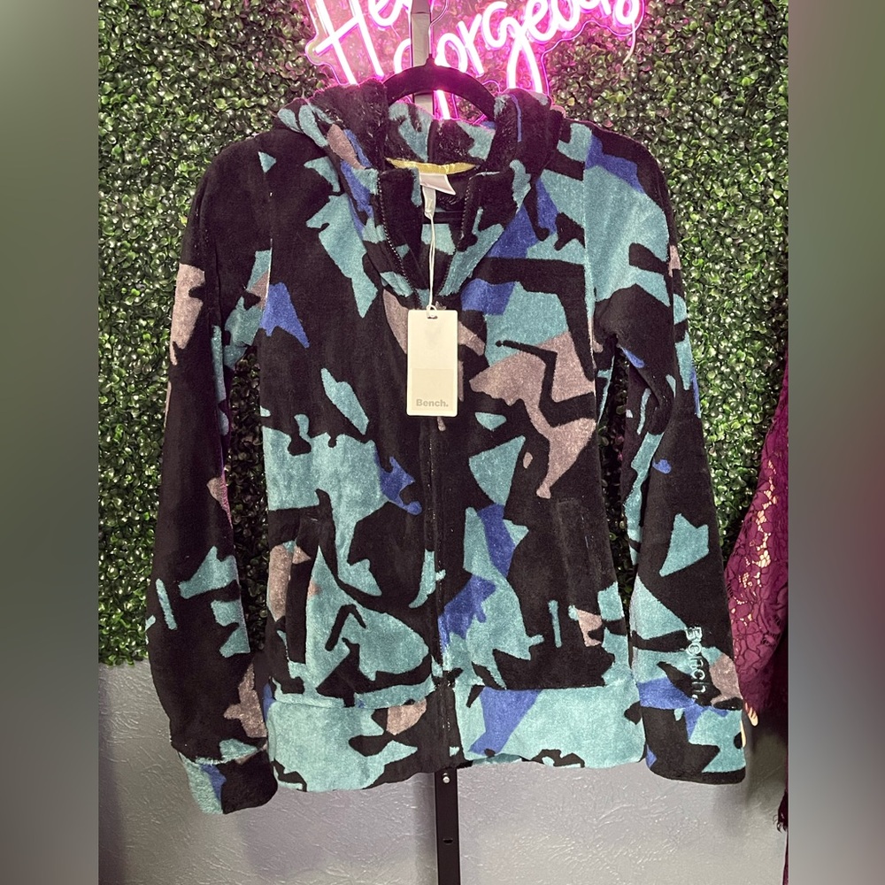 NWT Bench Jacket